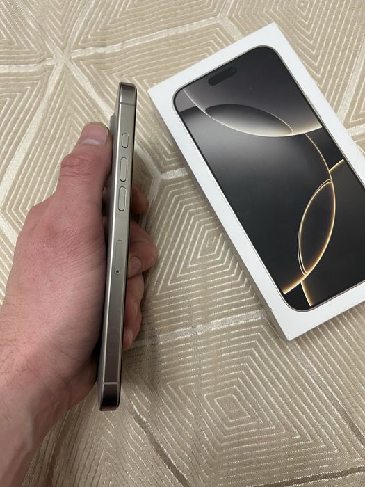 Продам Айфон 16 про макс!