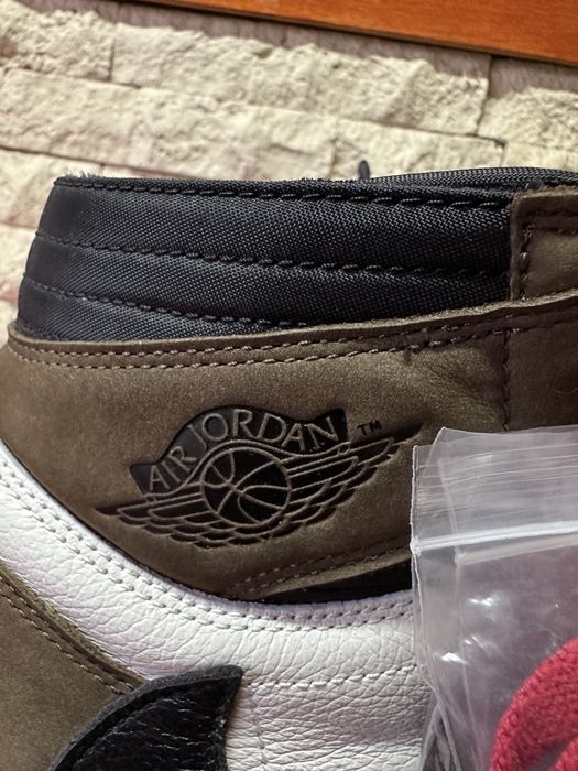 Vând Jordan 1 Retro Travis Scott Mocha
