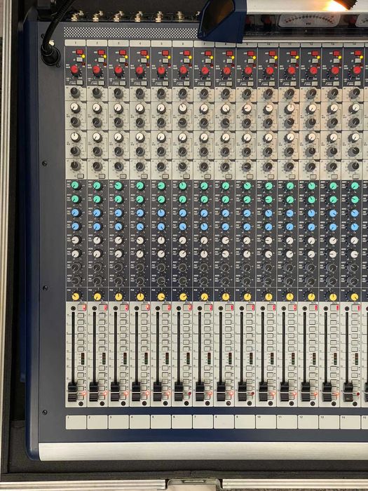 СПЕШНО - Soundcraft GB8 32-канален миксер – Топ оферта с кейс!