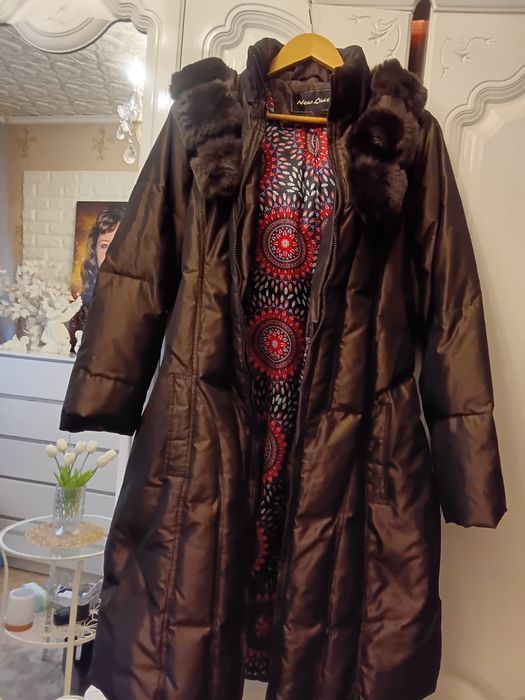 Продам женскую куртку 50 размера.