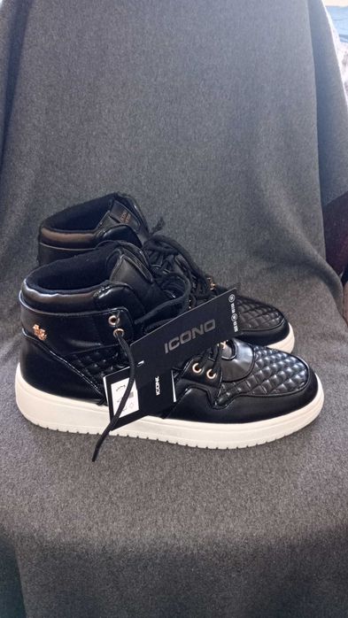 Чисто нови обувки