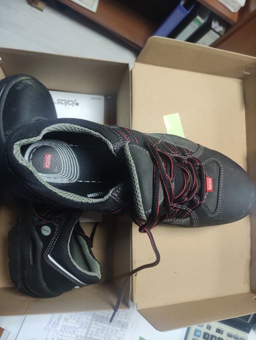 Летни работни обувки с метално бомбе