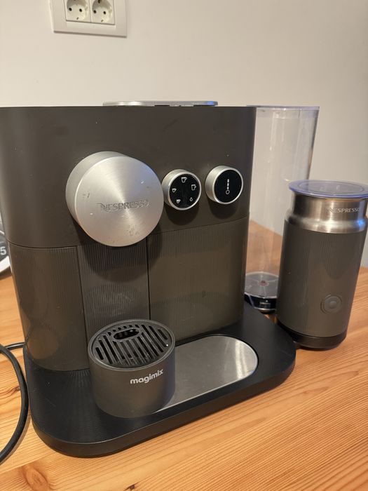 Neapresso expert milk utilizat