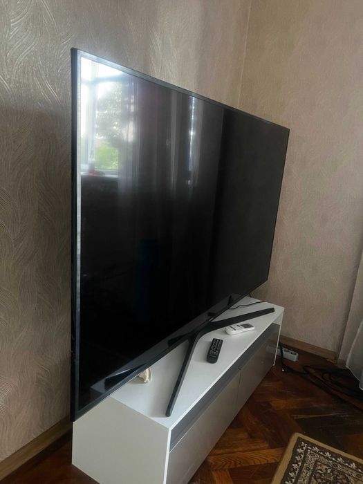 Samsung 70 Inch 4K Smart TV UE70KU6000