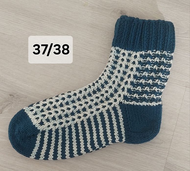 Șosete tricotate manual