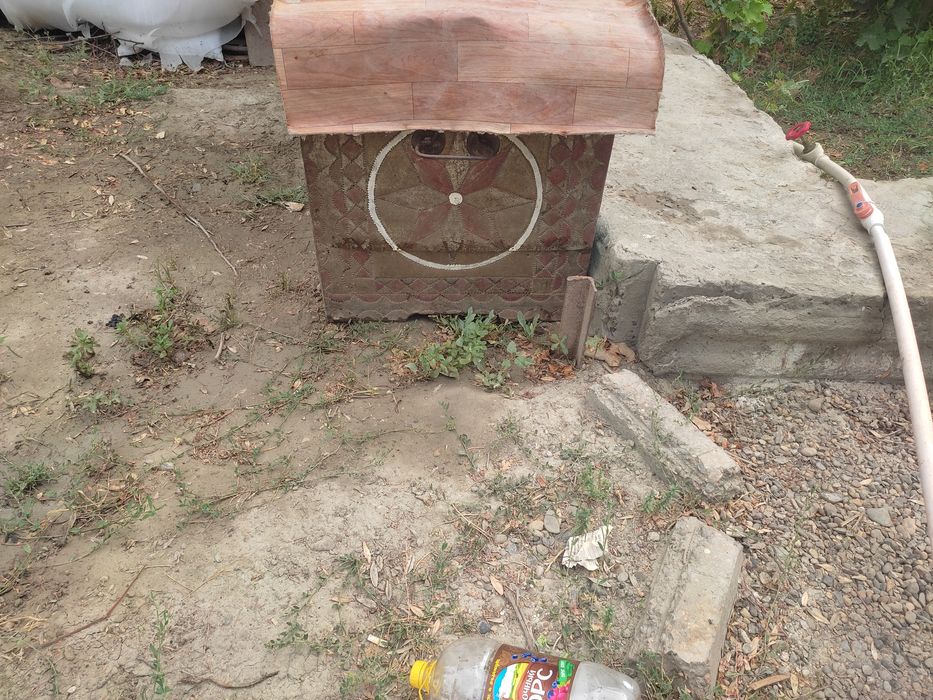 Eski sandiq sotiladi.