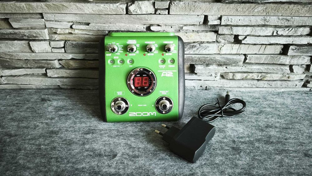 Zoom A2 Acoustic Effects Pedal – multiefect pentru chitară acustică / electro-acustică – cu alimentator 9V - Garantie 1 AN!