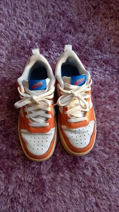 Teniși Nike cu talpă joasă