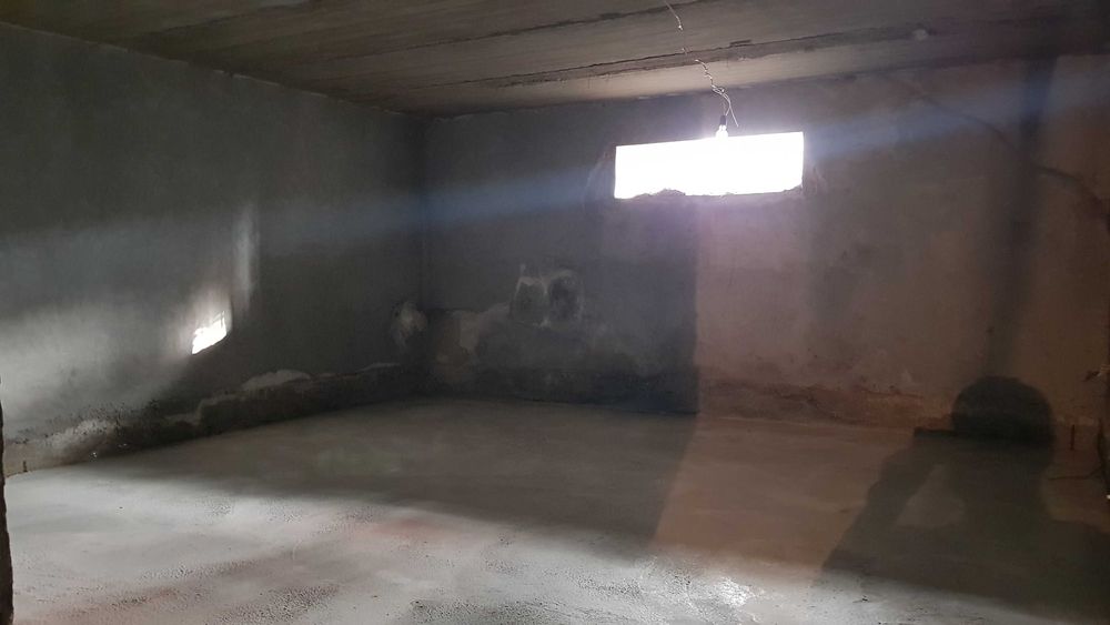 Сдаётся помещение на 1-этаже (107 квм) под магазин/офис и подвал!