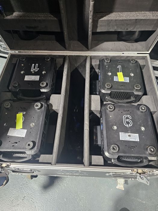 Vand set de 4 Spot-uri cu led +flightcase