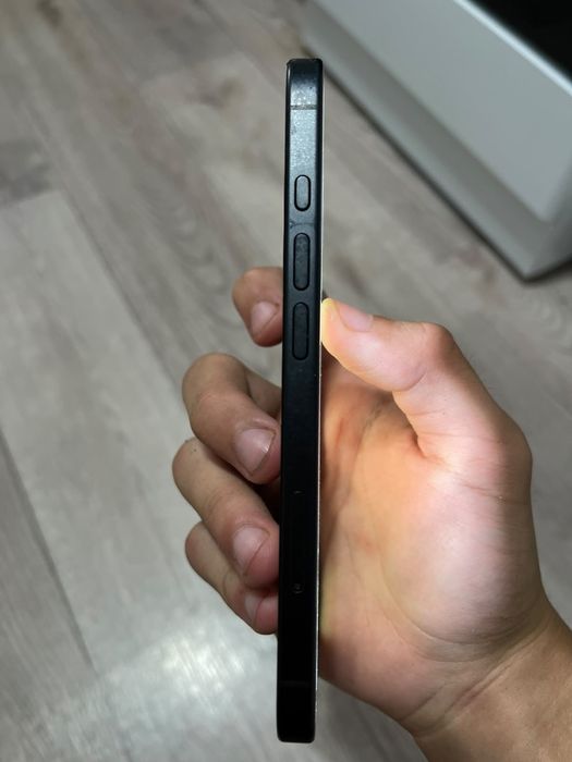 Продам iphone 16 128gb 90%
