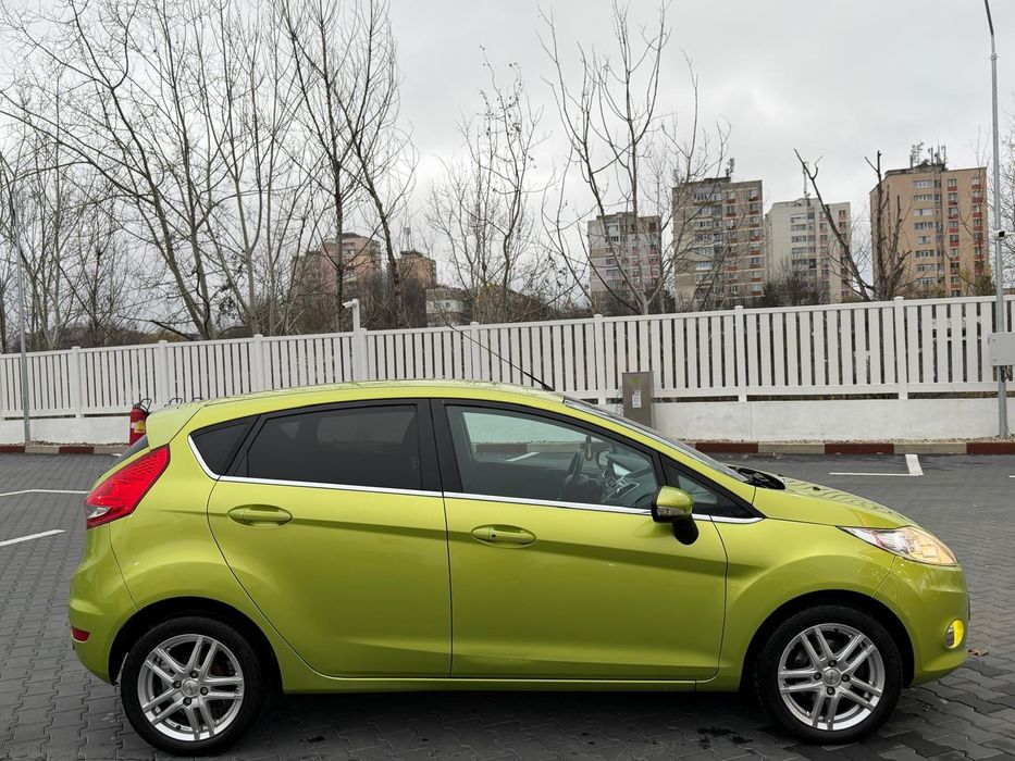 Ford fiesta titanium diesel euro 5 mod.2011 164000 km carte service