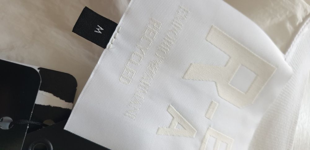 Emporio Armani Italy  / M Oversize НОВО! ОРИГИНАЛ! Дамска Тениска!