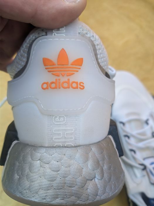 Адидас уникален 42  номер