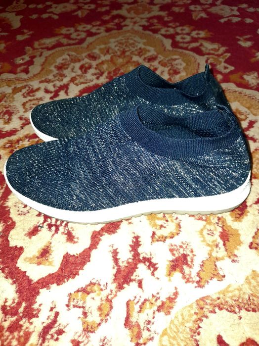 Продам, новые 5000 тг