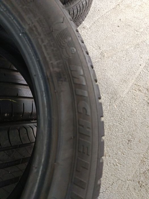 4бр.летни гуми 235/45/17(2бр.Michelin 2бр.Dunlop)