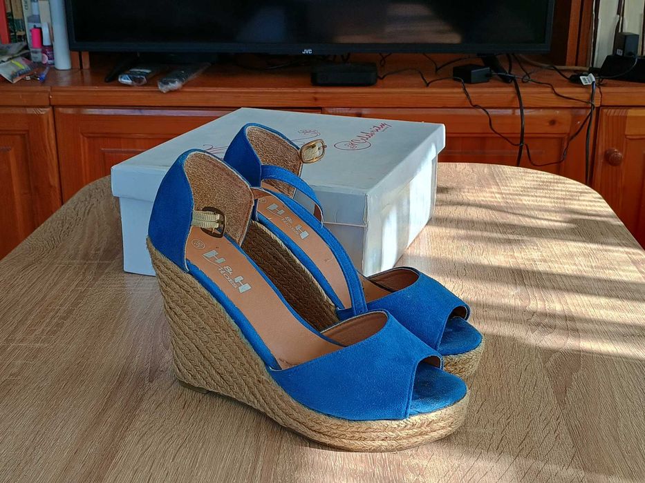 Летни сандали два чифта