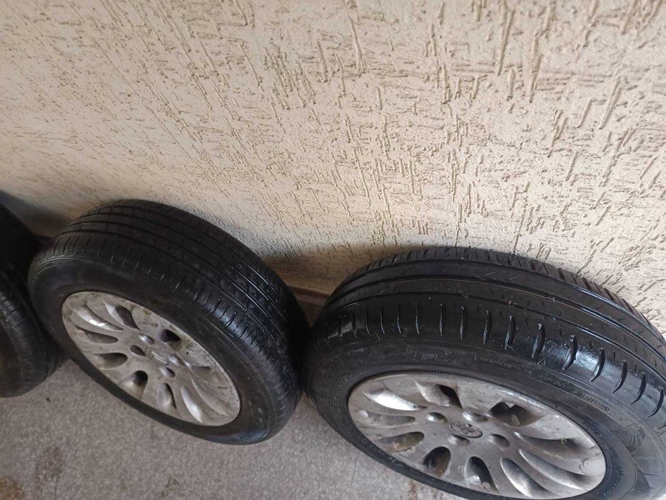 Летни гуми с лети джанти