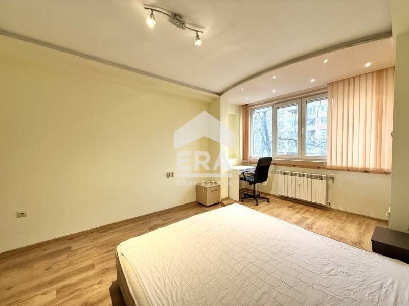 Обзаведен двустаен апартамент с отделна кухня в ж.к Стрелбище