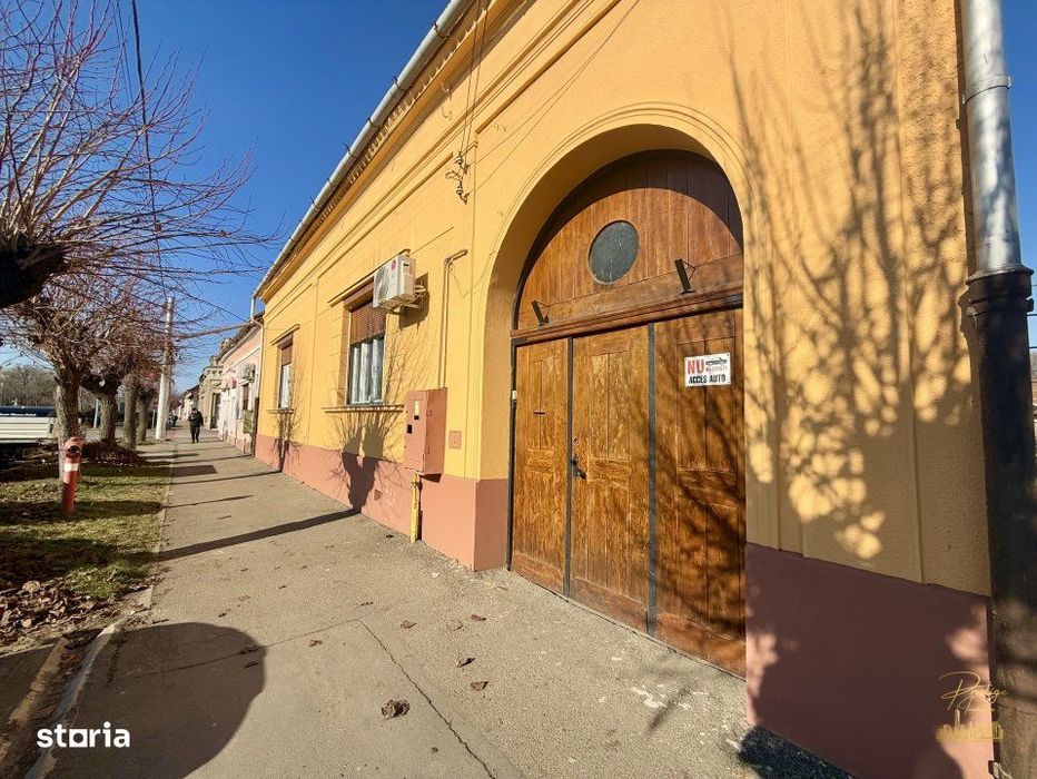 Casa cu 4 camere de vanzare in zona Ultracentrala - Salonta - Bihor