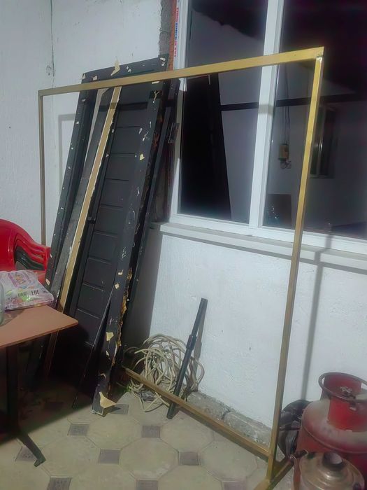 Продам Металлическая вешалка