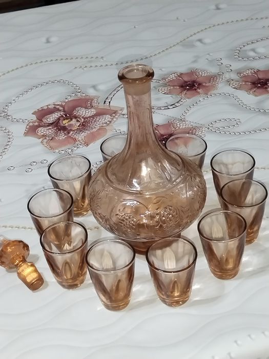 Графины с рюмками