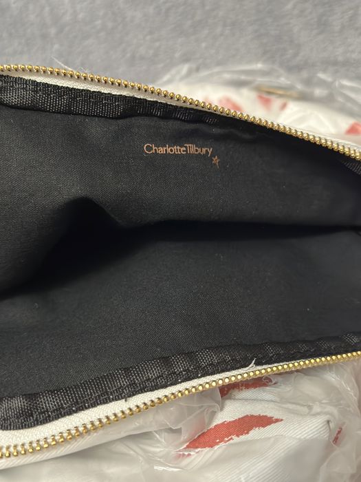 Portfard Charlotte Tilbury 1st edition