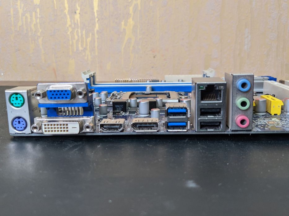 Материнка плата Foxconn B75m (LGA1155)