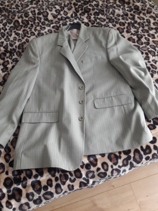 Vand costum barbatesc marimea 58 culoare verzui spre grii