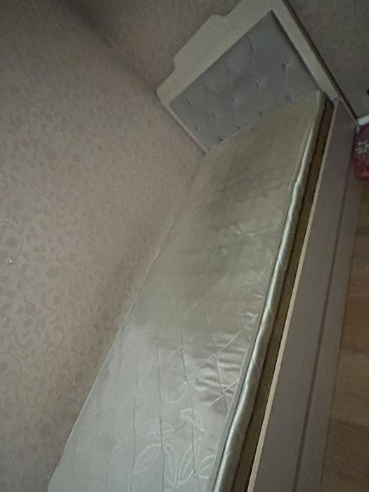 Срочно! Продам кровать с матрасом