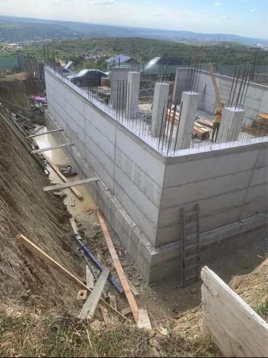 Echipa de constructi din Bistrita   Disponibili din 1martie