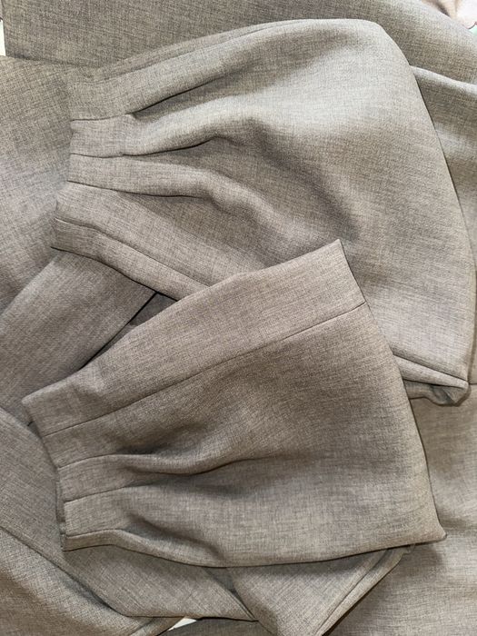 pantaloni zara cu eticheta