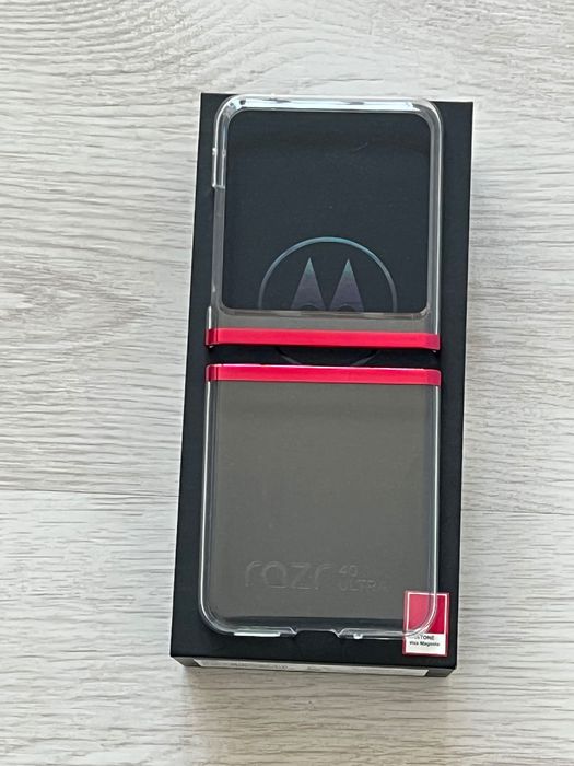 НОВ калъф за Motorola Razr 40 Ultra