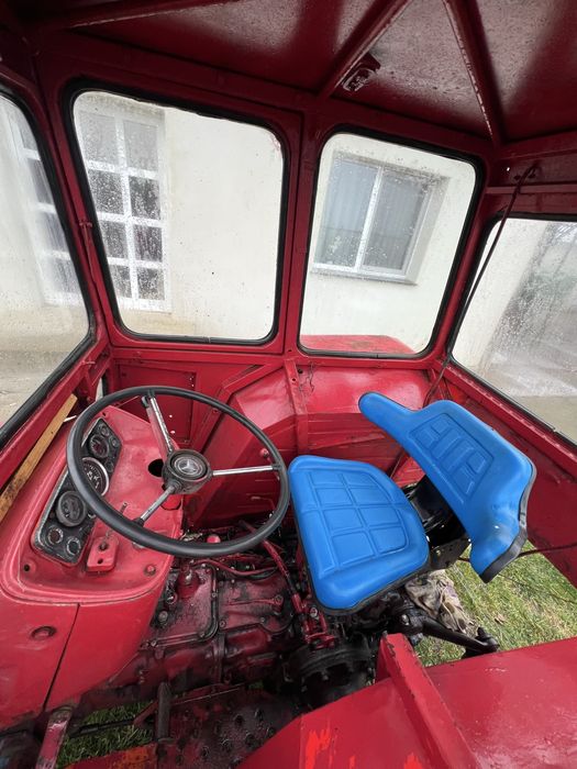 Tractor universal 445 plus freză si instalatie si doua roti de rezerva ...