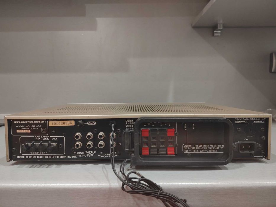 Рисийвър Marantz SR 1100