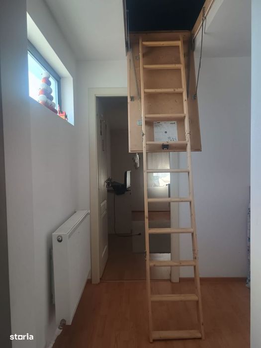 Casă cu etaj și mansardă în centrul orașului