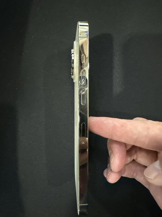 Продаю iphane 14про мах