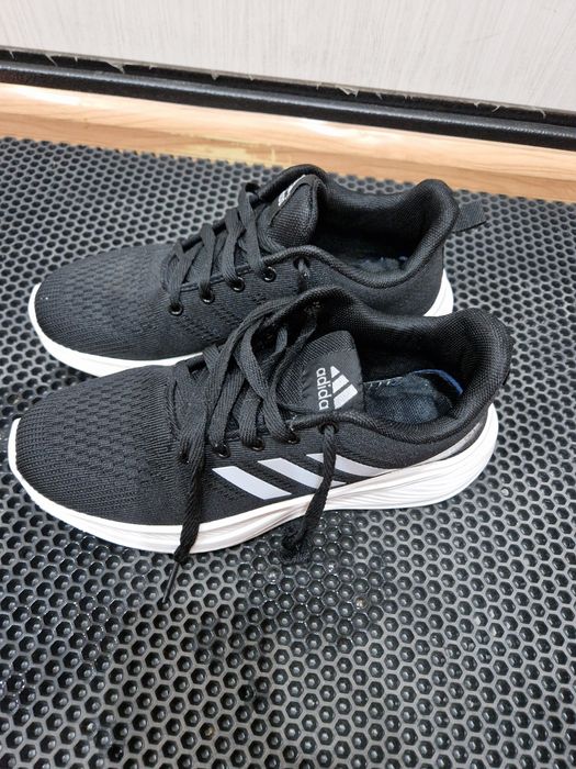 Продам мужские кроссовки ADIDAS