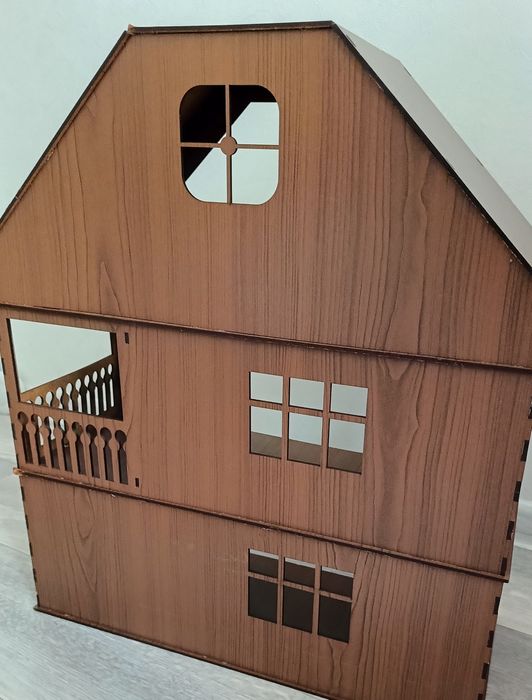 Кукольный деревянный домик