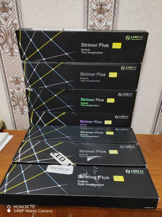 Lian Li strimer Plus 8 + 24 pin