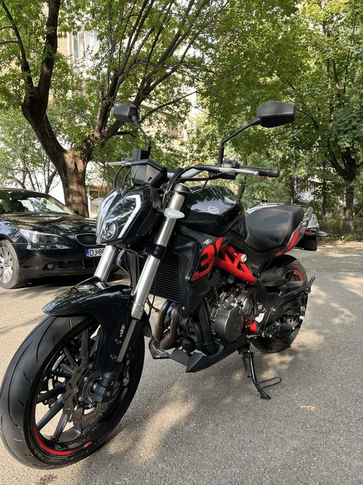 Motocicleta Benelli 302 S Naked