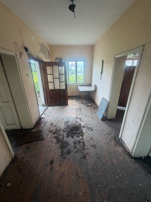Къща 200 кв. с Двор 1 дк в с. Главиница, Пазарджик