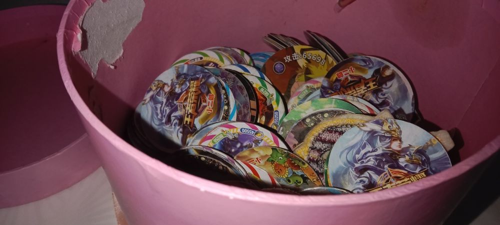 Продаю фишки целая коробка