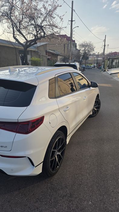 Продаётся BYD E2