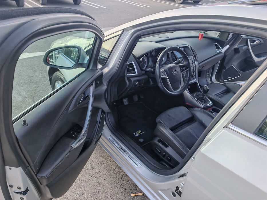 Opel Astra J Hatchback facelift