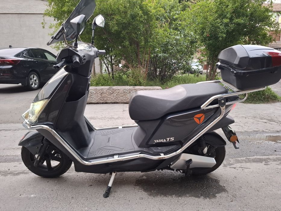 Yadea t5 skuter top