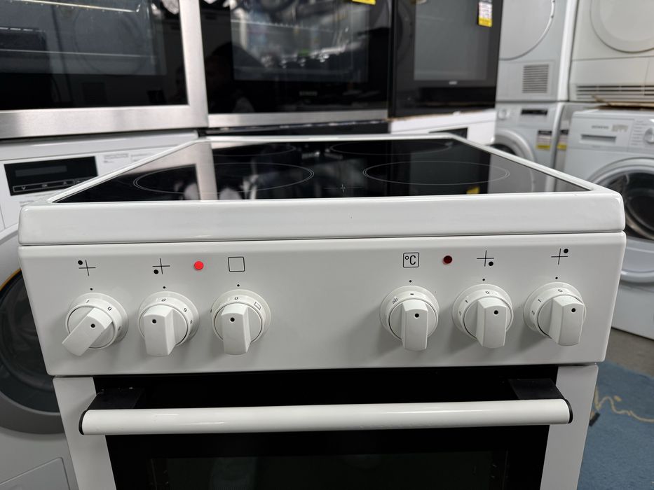 ГОТВАРСКА Печка с керамичен плот Siemens 50cm