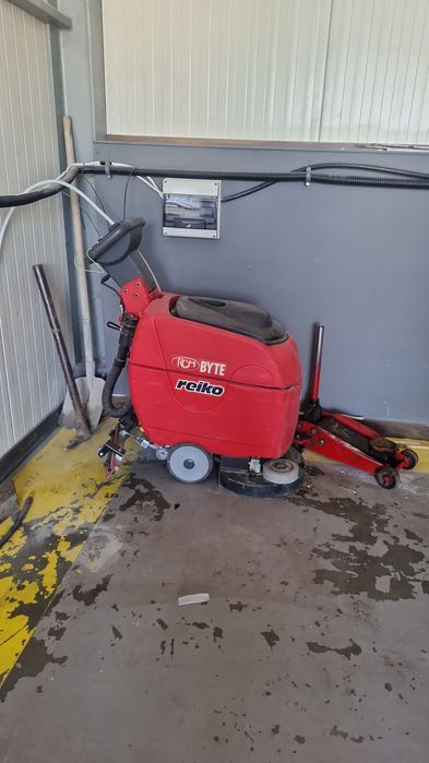 Vand masini de splat pardoseli elevator