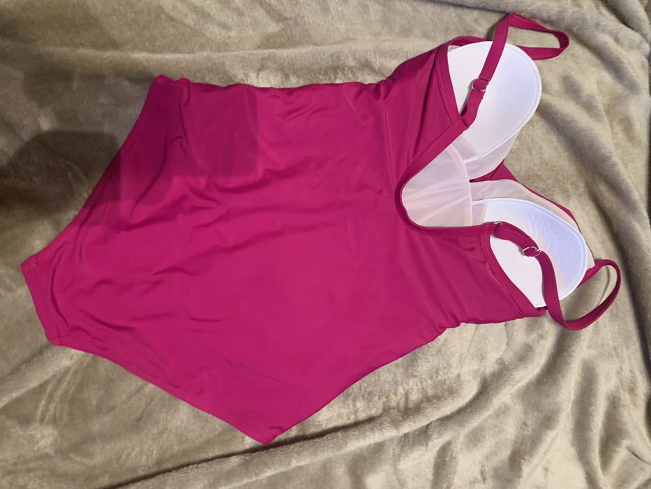 Оформящ ефектен Цял бански