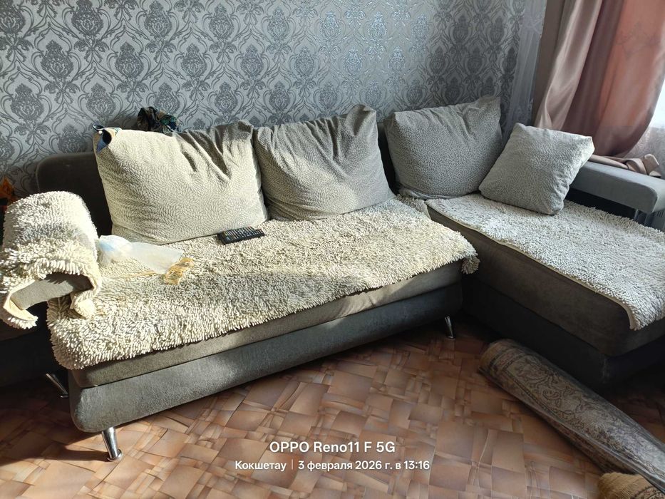 Диван угловой срочно недорого